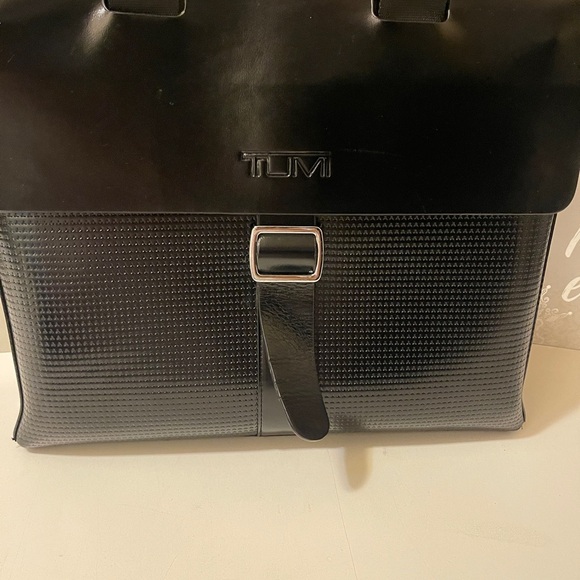 Beautiful laptop or office bag copy of name brand good quality - Picture 5 of 16